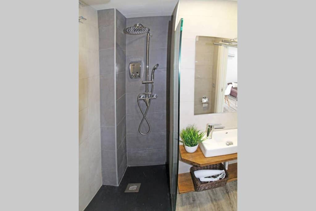 Apartamento De Diseno Centrico 5 Min Playa Alicante Bagian luar foto